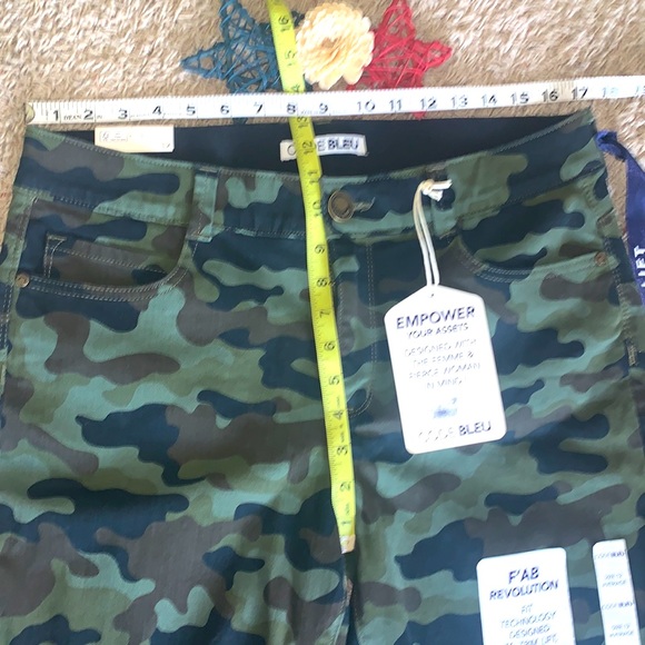 NWT🌟CODE BLEU🇺🇸Skinny🍃Camo PANTS🍃F’AB Body Sculpt Flex Fabric Size 12 - Picture 5 of 12
